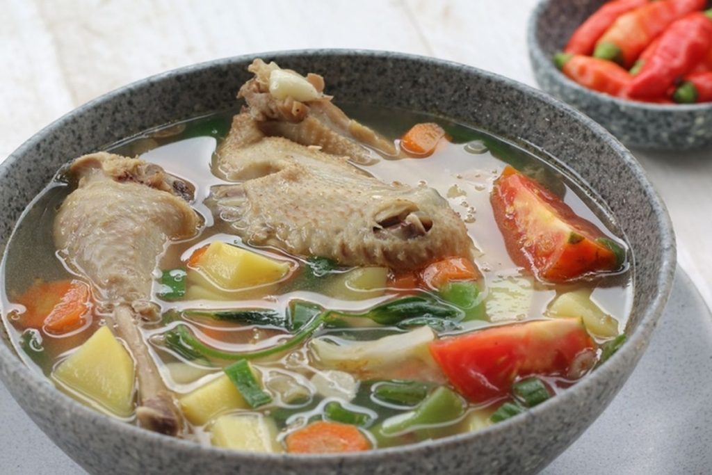 Semangkuk Hangat: Resep Sup Ayam Lezat