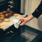 tips memanggang kue agar matang