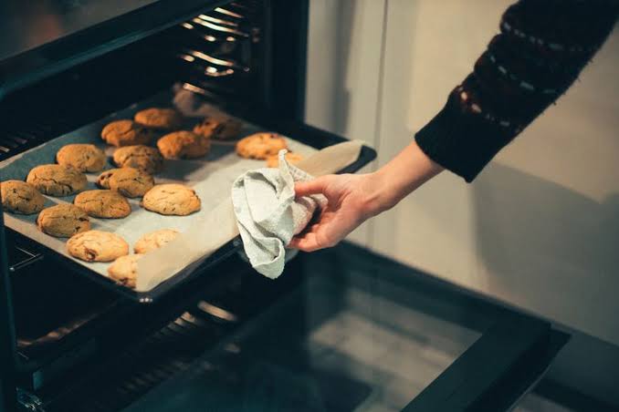 tips memanggang kue agar matang
